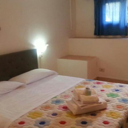 Apartmán Garden Basement - Seminterrato Max 4 Ospiti - Fiumicino Vicino Aeroporto E Fiera Exteriér fotografie