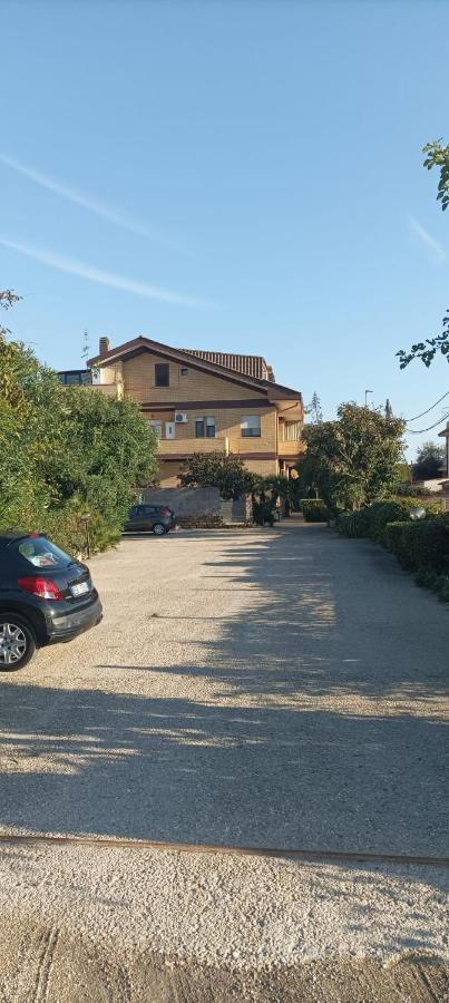 Apartmán Garden Basement - Seminterrato Max 4 Ospiti - Fiumicino Vicino Aeroporto E Fiera Exteriér fotografie