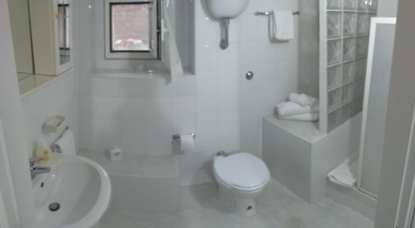 Apartmán Garden Basement - Seminterrato Max 4 Ospiti - Fiumicino Vicino Aeroporto E Fiera Exteriér fotografie